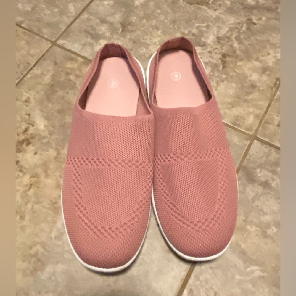 Women’s Slip-On Fashion Sneakers, 9 - Picture 2 of 4